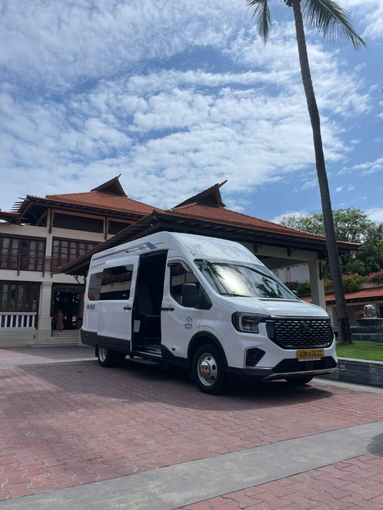 Cho thuê xe 16 chỗ tại Đà Nẵng